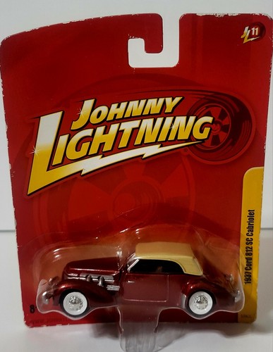 Johnny Lightning 1:64 1937 Cord 812 SC Cabriolet - Picture 2 of 5