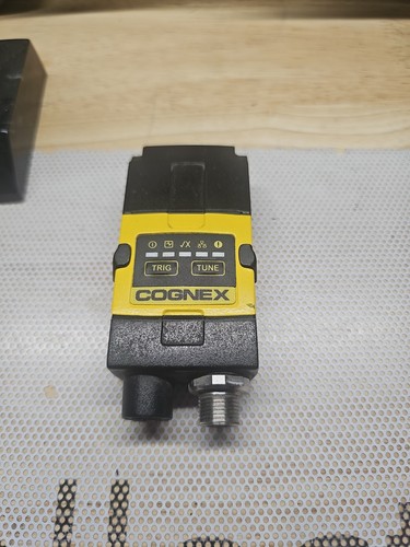 Cognex IS2000C-130-40-L28 Vision Camera In-Sight Sensor Real Pictures US Seller!