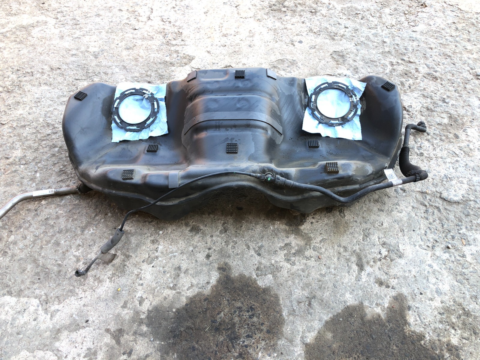 2014-2019 MASERATI GHIBLI S FUEL GAS TANK W/ FILLER NECK OEM.