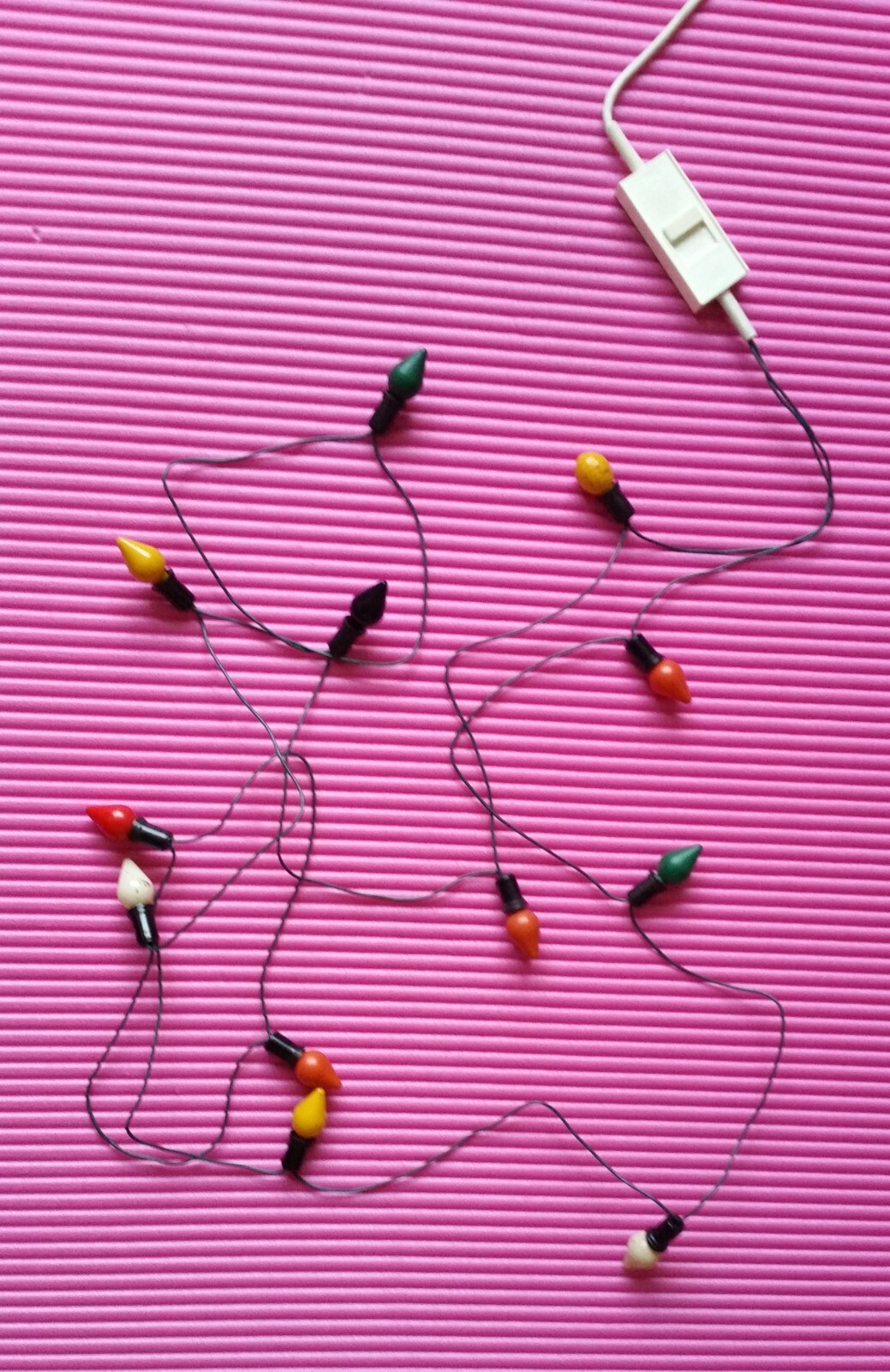 Vintage 1950's Christmas Tree Fairy Lights. 12 coloured bulbs. Working