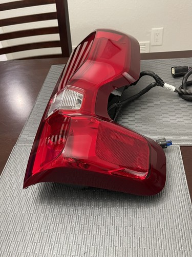 CHEVY SILVERADO TAILLIGHT LED LH LEFT DRIVER OEM 2019-22 84554658 1500-250 LTZ - Picture 8 of 11