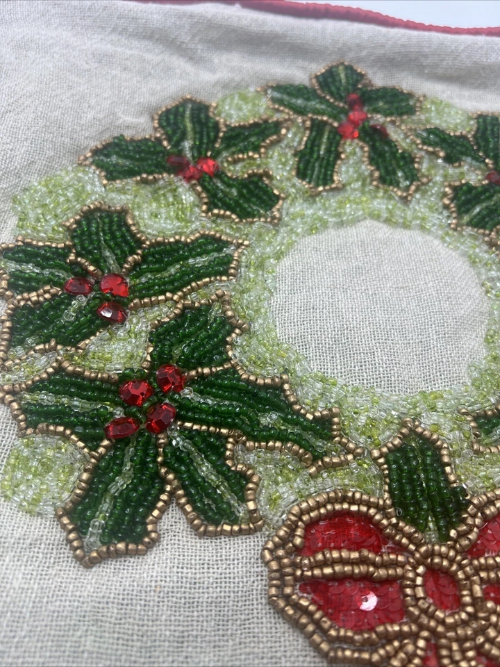 Pier 1 Corona de Navidad Almohada con Cuentas Verde Arpillera Acebo Decorativo Vacaciones 13" Foto 4 de 4