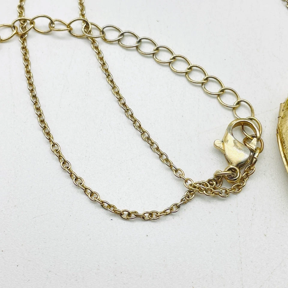 Collar Medallón Corazón Firmado CLAIRES con Tono Dorado Unicornio Foto 4 de 4