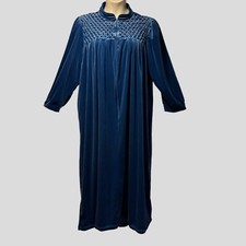 Vintage Saybury Blue Velour Maxi RobeWomen's XL Yoke 1/2 Front Zip Closure
