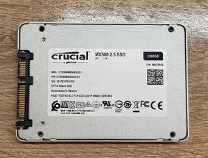 Crucial MX500 2TB 2,5 Zoll SATA III Interne SSD (CT2000MX500SSD1)