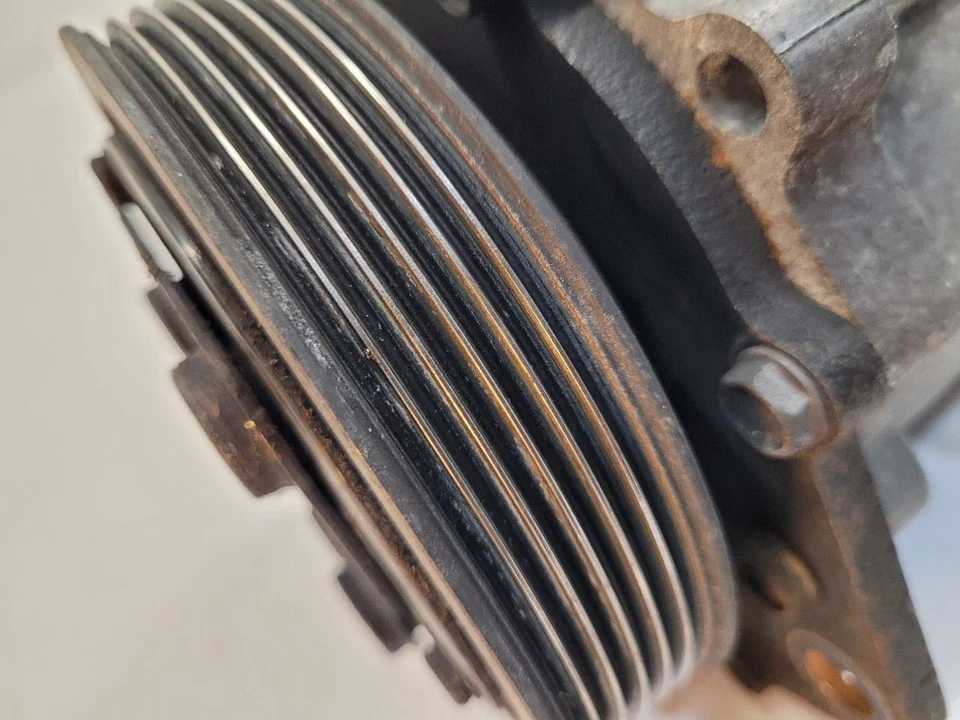 2002-2005 JEEP LIBERTY AC Compressor 3.7L 55037466AE 02-05 - Imagem 3 de 4