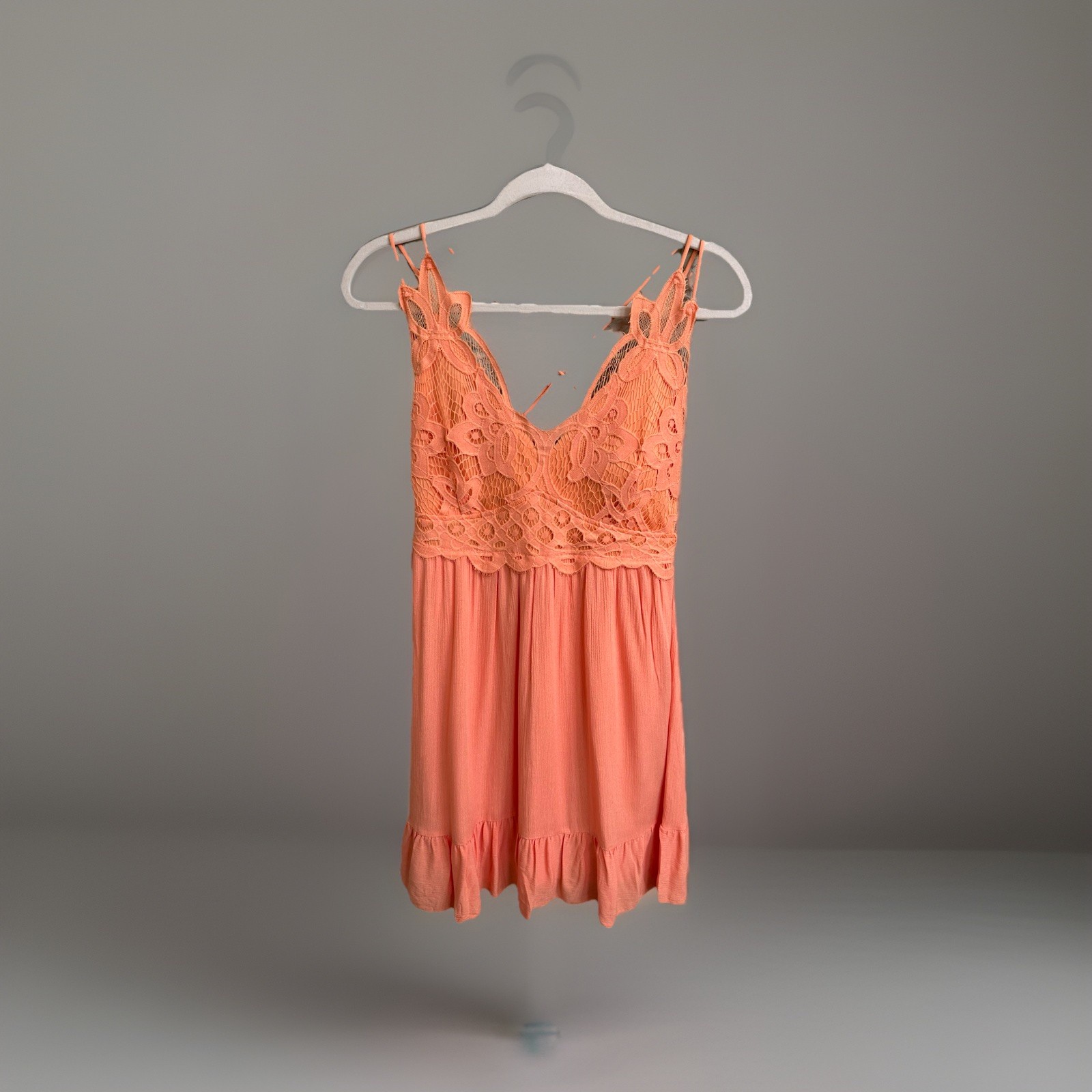 Mi Ami Francesca's Eyelet Boho  Mini Dress Peach Size L Free People lookalike