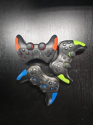 Lot of 3 RoHS Wireless NS Gaming Cntrls- Model No. B01/ Blue /Orange /Green