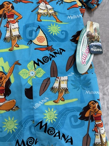 Disney Tooniforms Moana Cherokee Nurse Dental Scrub Top Shirt Size Small NWT - Picture 2 of 9