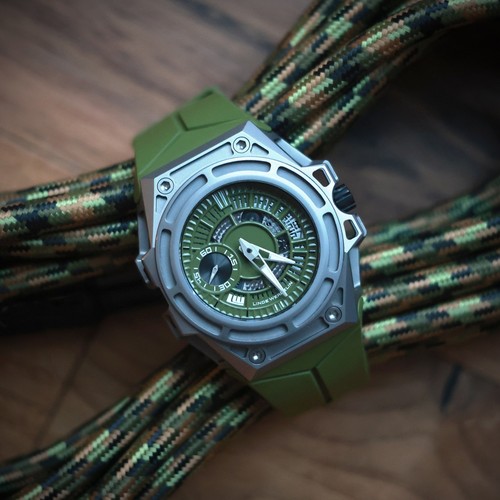 Linde Werdelin SpidoLite Summit automatic watch w extra strap