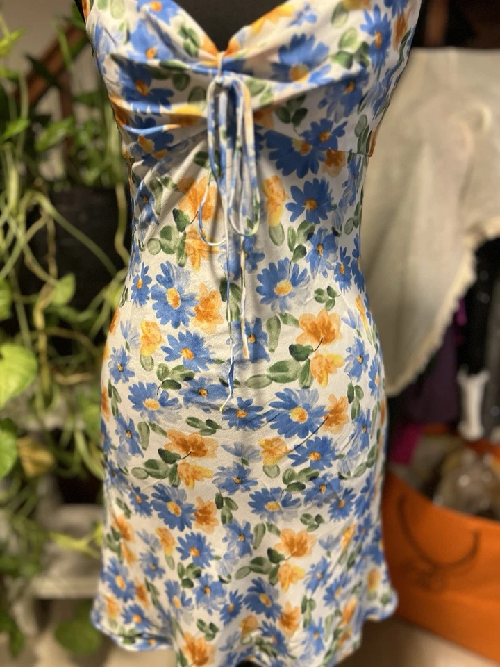 Vestido sin mangas floral 100 % seda BEC + BRIDGE — Premium, romántico y ligero Foto 4 de 4