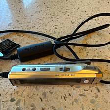Sony RM-MC40ELK Wired Remote Control for Sony Walkman - Silver/Black