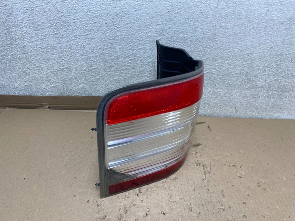 Luz trasera lateral izquierda Ford Taurus X 2008-2009 OEM U1229 DW Foto 3 de 4