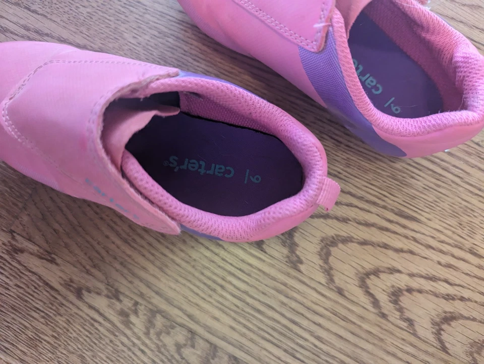 Botines de softbol Carter's niñas pequeñas talla 9 ropa deportiva de béisbol Foto 2 de 4