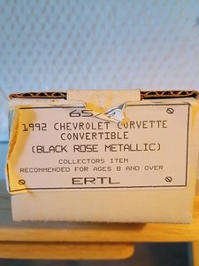 NIB amt ertl  #6577 1992 Chevrolet Corvette Convertible Black Rose 