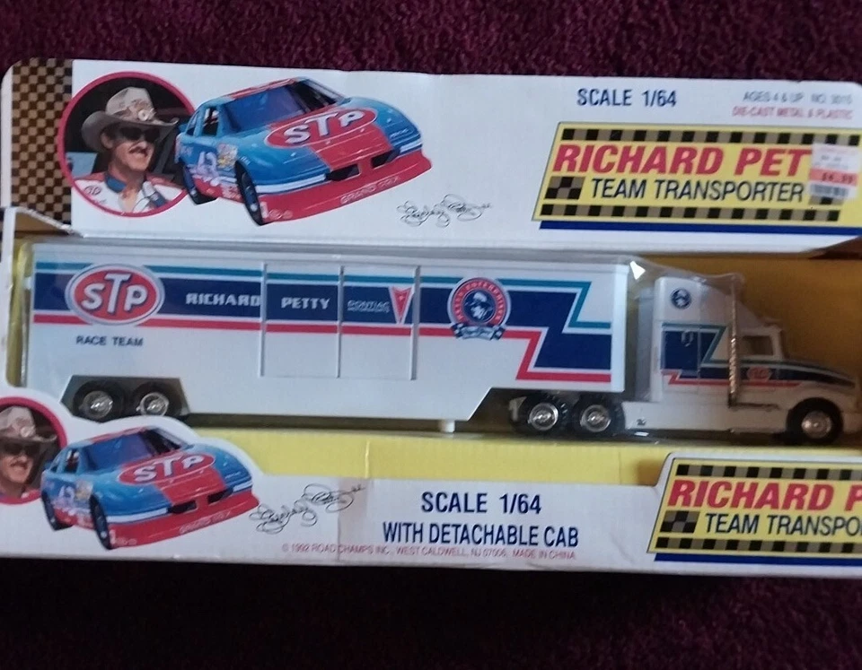 V4-6 RICHARD PETTY #43 STP GAS TREATMENT 1992 TEAM TRANSPORTER - ROAD CHAMPS - Image 4 of 4