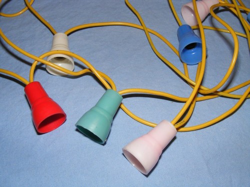 Christmas Tree Light String Bulb Holders Vintage Plastic Holders Old Coloured - Picture 3 of 6