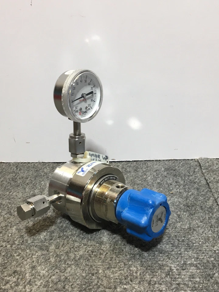 Regulador de válvula Parker Veriflo ultra alta pureza SS SQ3401003PFSFMF HBSO 1/2" Foto 2 de 4