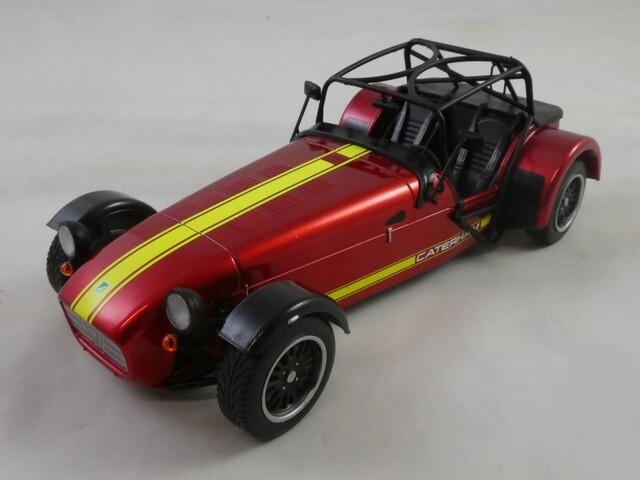 SOLIDO – Caterham Seven 275 Academy 2014 – Échelle 1/18 – Rouge Et Jaune – Voiture Miniature De Collection