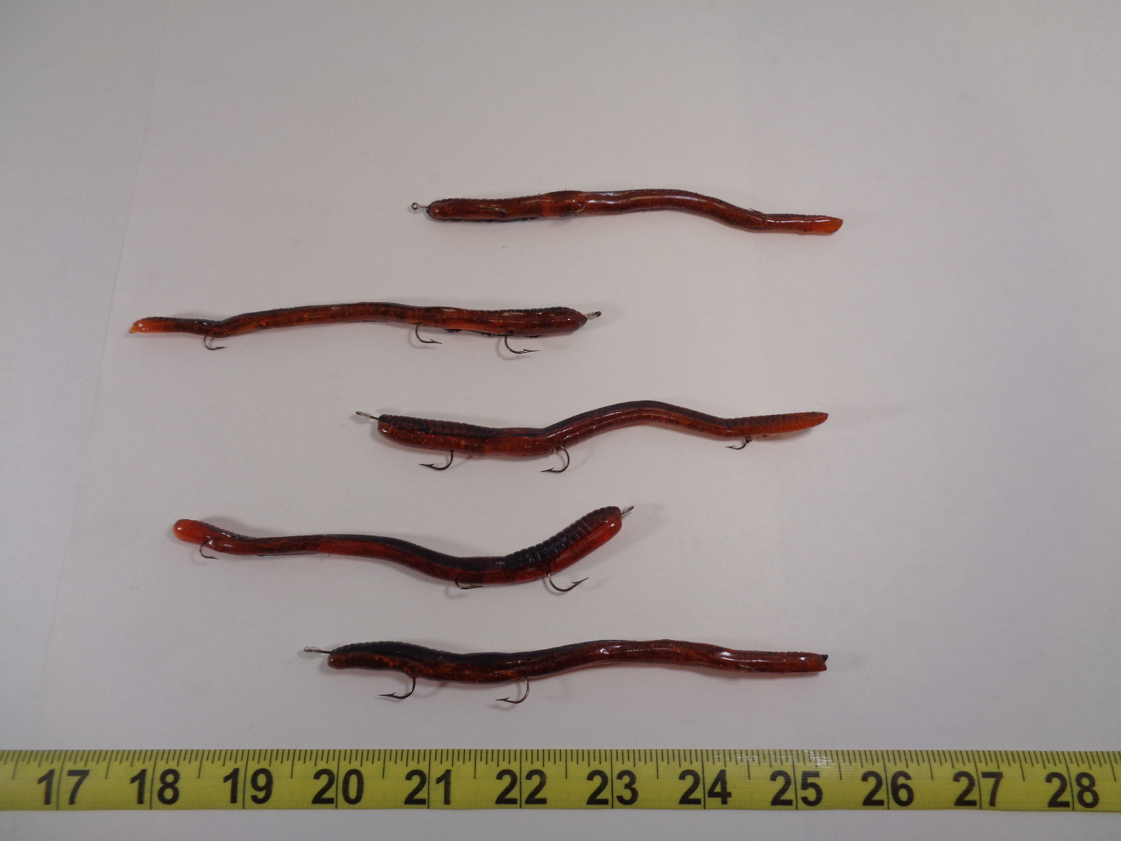 Lot of 5 Vintage Yakima Bait Charleys 6" Fishing Worm Snagless Crawdad Orange GS