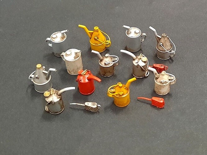 Plus Model DP3028 - 1/35 Oil Canisters - New
