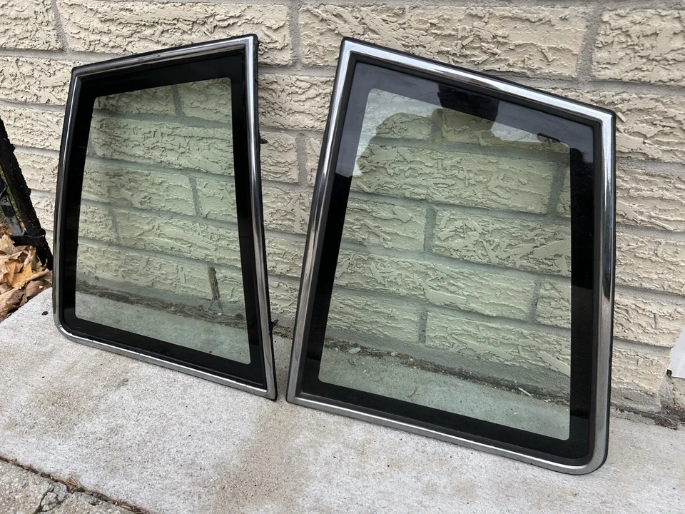 Chevrolet Monte Carlo 1981-1988 cuarto de cuarto 1/4 vidrio cromo tapa de vinilo - juego Foto 3 de 4