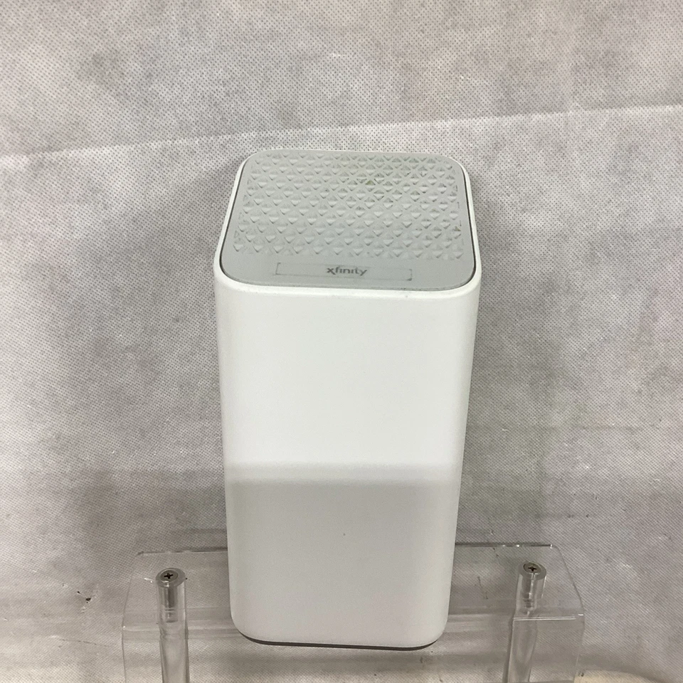 Comcast Xfinity XB7-T GIGABIT Modem WiFi Router with Power Cord - Used - Image 2 of 4