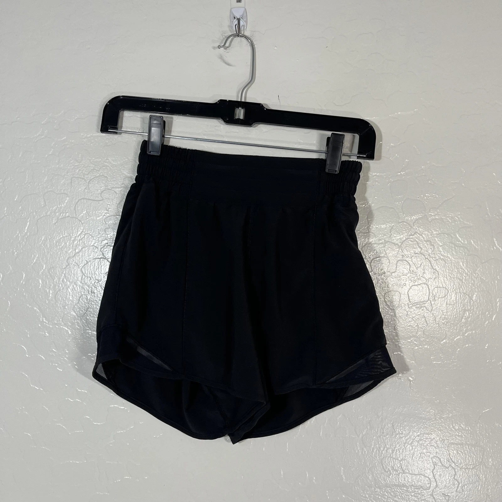 Lululemon Track That Shorts Womens 2 Black High Rise 3.5 Inseam Lined Running
