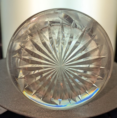 Vintage ABP Cut Glass Straight vase with etched leaves and daiseys, top to bott. - Picture 5 of 5