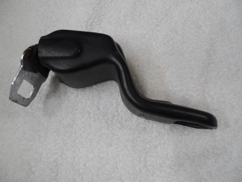 Chevrolet Camaro 1967 1968 67-68 negro estándar GM cinturón de seguridad retractor delantero Foto 4 de 4