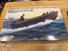 Dragon 6108 German Sturmboat with Pioniere 1:...