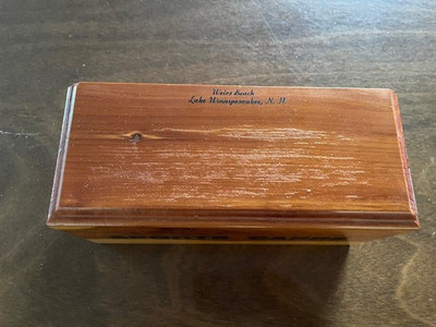 1980's Lake Winnipesaukee NH VINTAGE Souvenir CEDAR Wooden SPORTS CARD Box