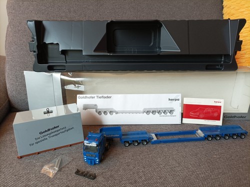 Herpa H0 1:87 in OVP - 265683 MAN TGA Schwerlast-Sattelzug + Ladung "Goldhofer" - Bild 5 von 9