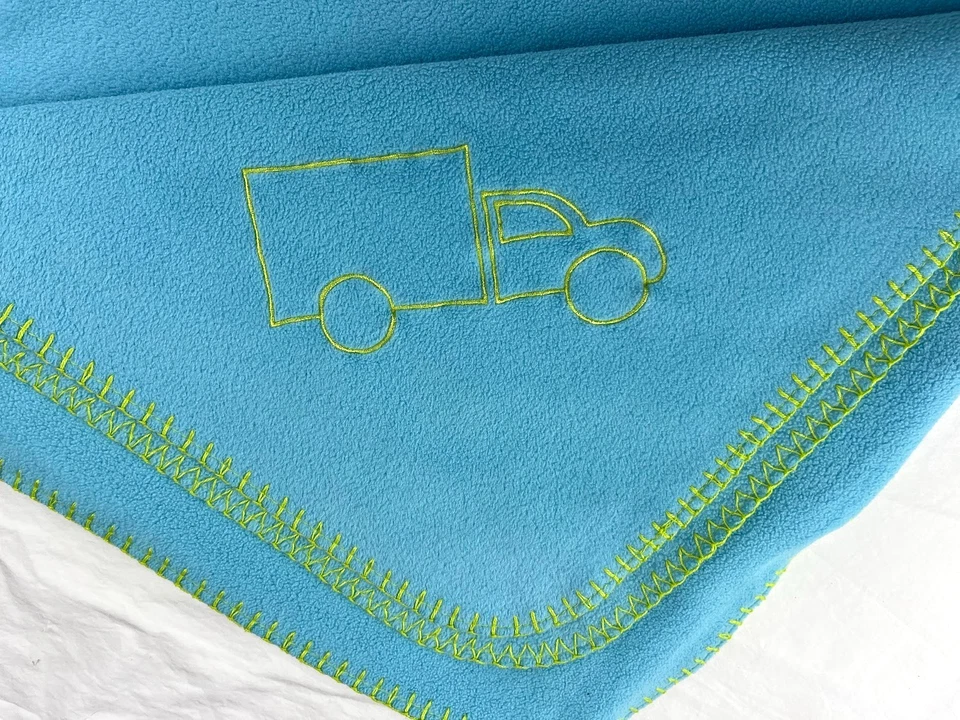 Manta bordada azul verde para coche camión bebé niño niño borde cosido Foto 2 de 4