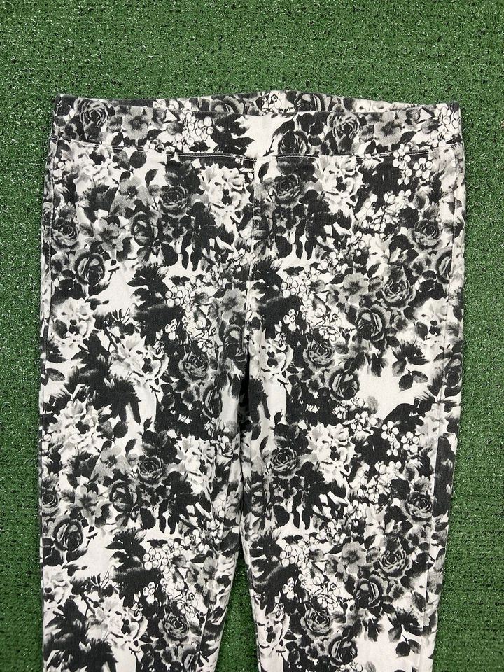 Pantalones Jeans By Buffalo para mujer talla L florales negros blancos Foto 2 de 4