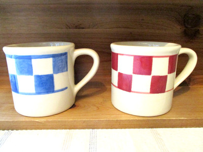 Hartstone Checkmates Red & Blue Large Check  Classic  Mugs Dated 1982 Set of 2