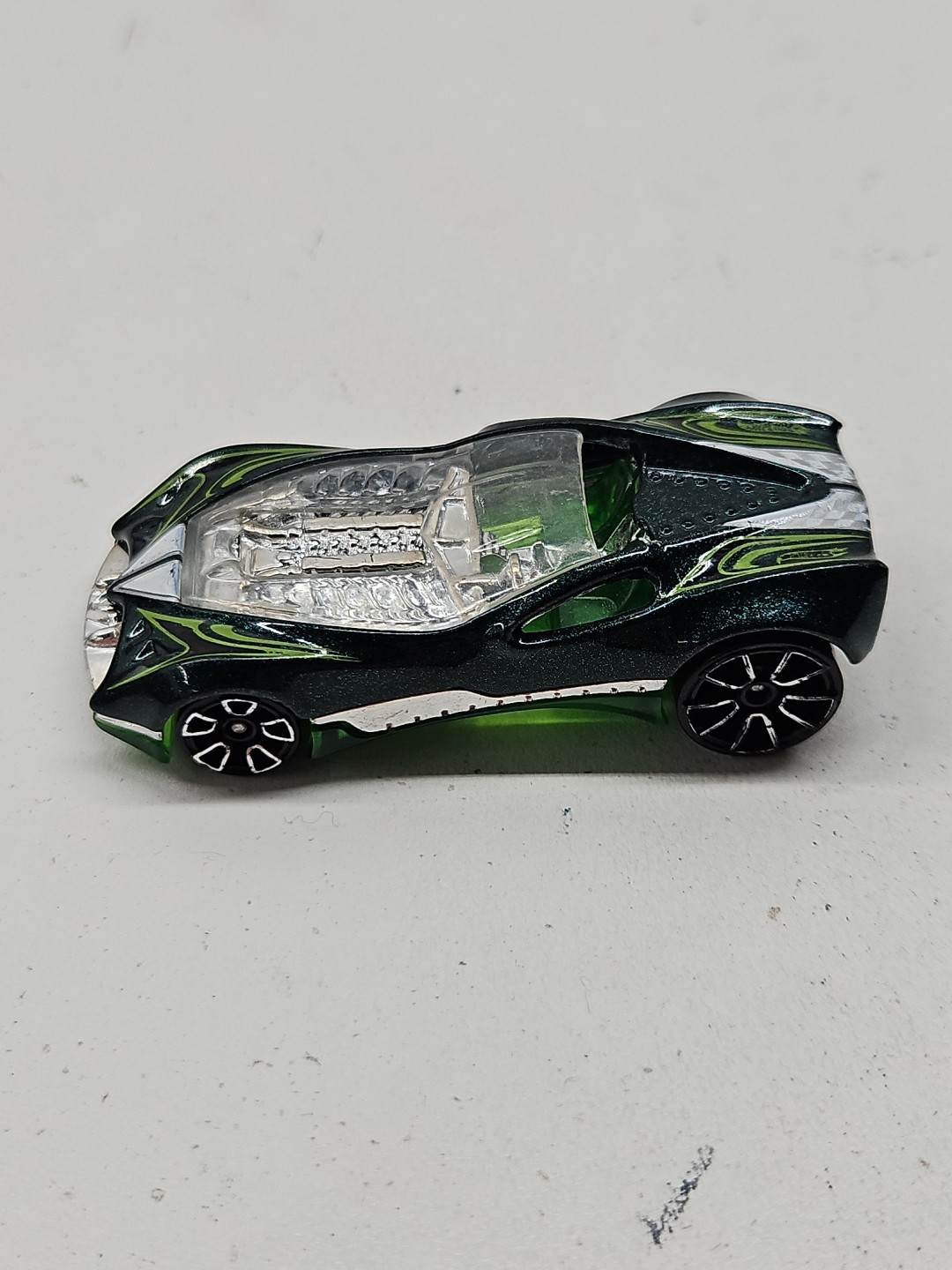 2013 Hot Wheels CUL8R Clear Green HW Racing: Thrill Racers #112
