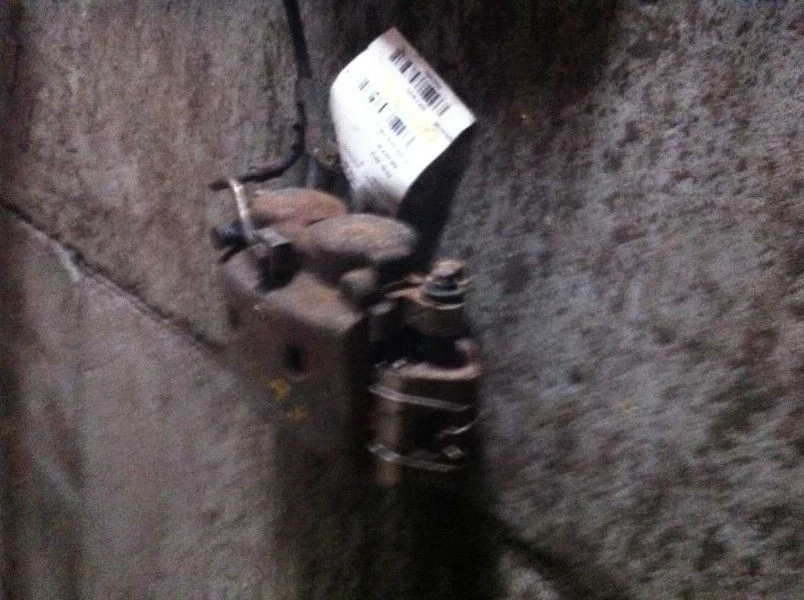 04 05 06 FURGONETA FORD E150 FRENOS DELANTEROS 4 RUEDAS ABS Foto 3 de 4