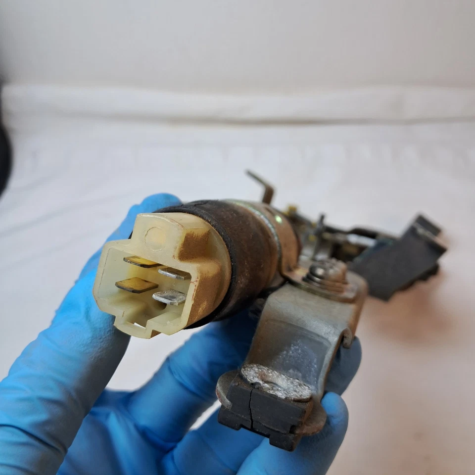 Actuador de cerradura de puerta trasera Toyota Camry WAGON 1987-1988 + conjunto de controlador OEM Foto 3 de 4