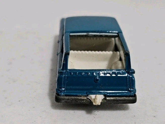 Matchbox Lesney #42 Studebaker Lark Wagonaire with Hunter And Dog Figures - Image 4 of 4