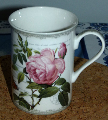 Lesser Pavey Redoute Rose Porzellan Becher sehr guter Zustand