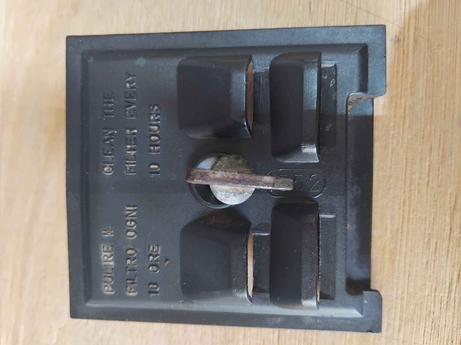 RICAMBIO MOTOSEGA ALPINA /CASTOR A40 C40 "Coperchio filtro aria "