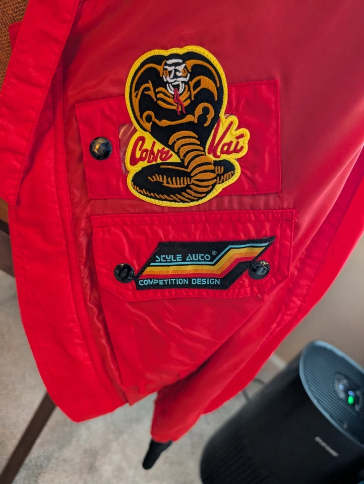 Chaqueta de nailon roja Johnny Lawrence Karate Kid 1984 estilo cobra kai Foto 4 de 4