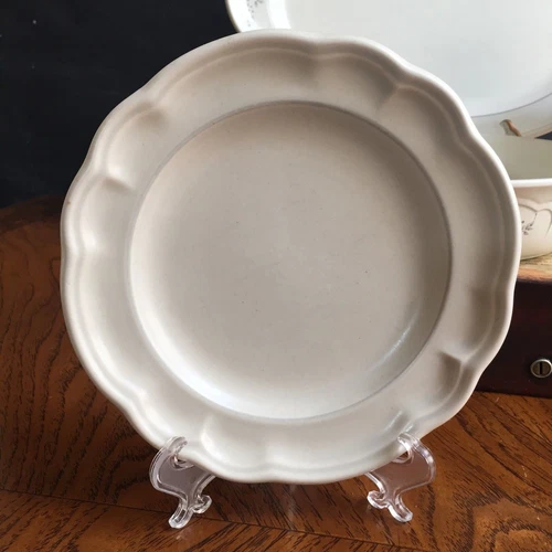 Pfaltzgraff Heirloom Various Pieces Sold by Piece