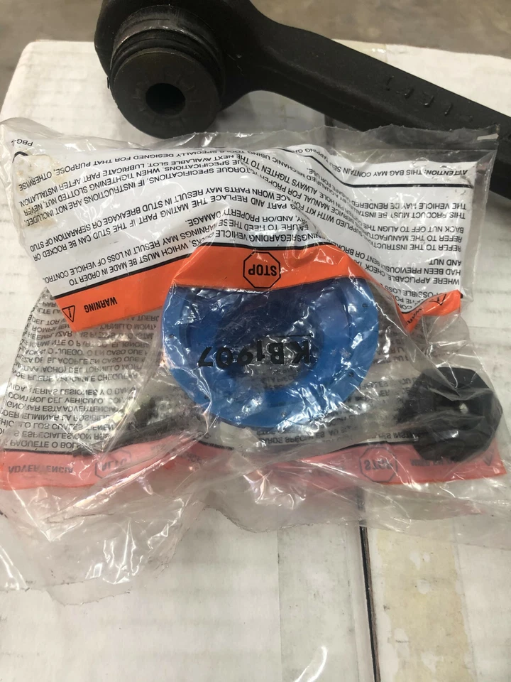 FRONT DRIVER SIDE UPPER CONTROL ARM & BALL JOINT ASSEMBLY FOR 97-02 FORD F-150 - Image 4 of 4