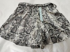 She Sky Women's Juniors Grey Snake Print Skort Size S. Waist:23in