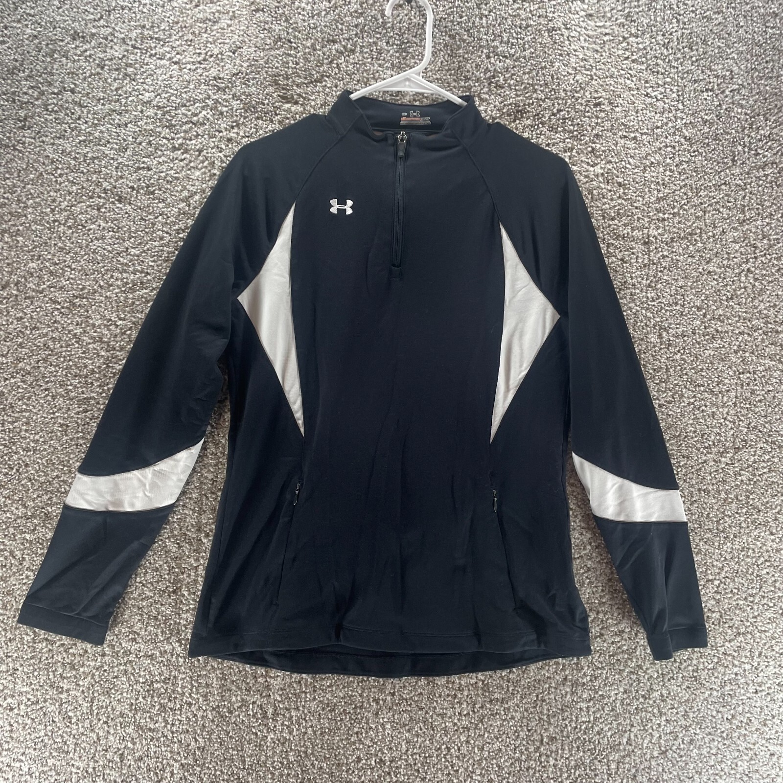 Under Armour Shirt Womens Medium Black WHite Quarter Zip Athletic Run Ladies