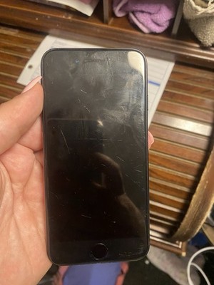 Apple iPhone SE Black Smartphone Lightning iOS Bar Style