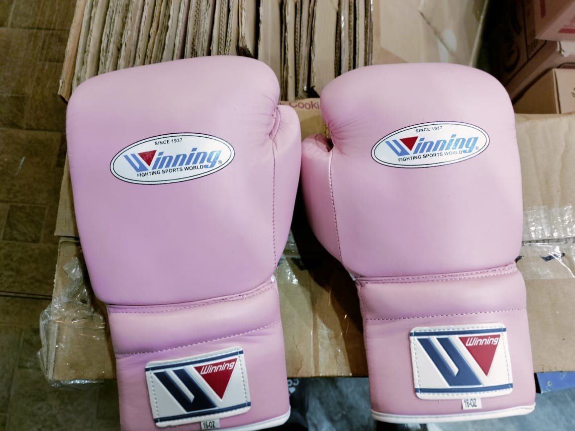 Winning ボクシンググローブ 16 oz ピンク/ホワイト Winning ボクシンググローブ 16 oz ピンク/ホワイト Winning Lace-up