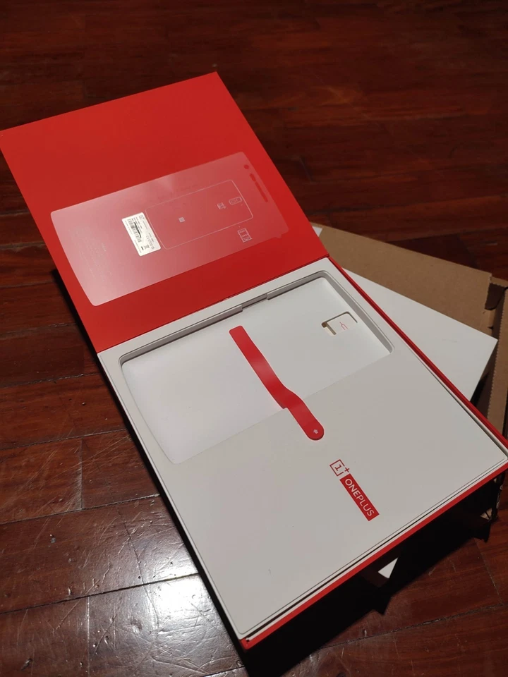 OnePlus One BOX 1° modello, assolutamente introvabile, A0001 SOLO BOX no cell ! - Immagine 4 di 4